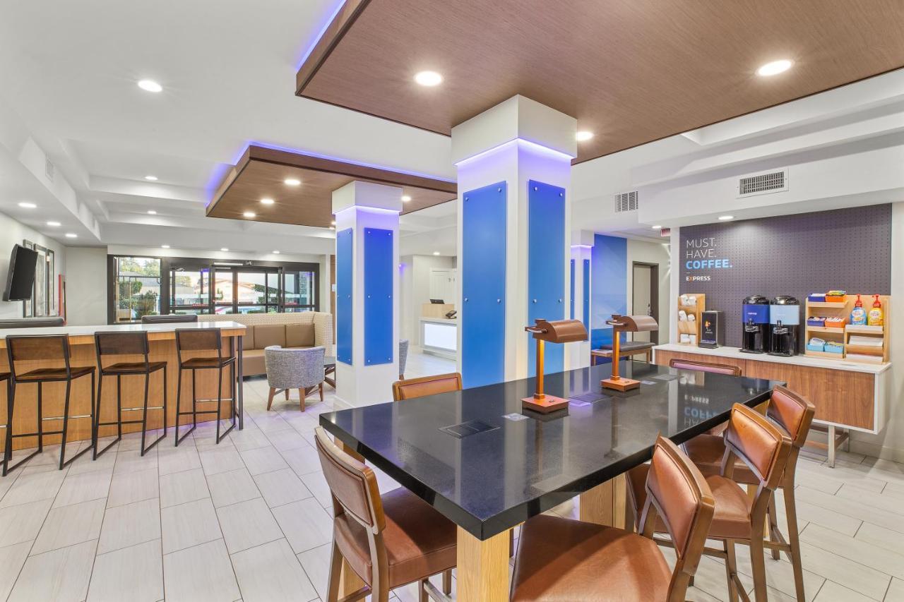 Holiday Inn Express & Suites Tacoma By Ihg Zewnętrze zdjęcie